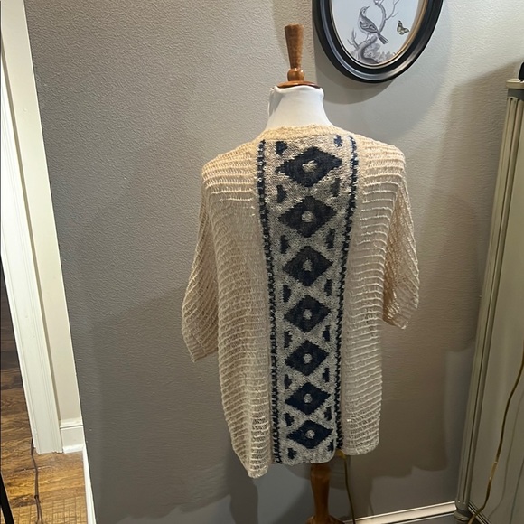 Blu Pepper Cream Open-Front Cardigan with Textured Knit. WT246 - Picture 3 of 8